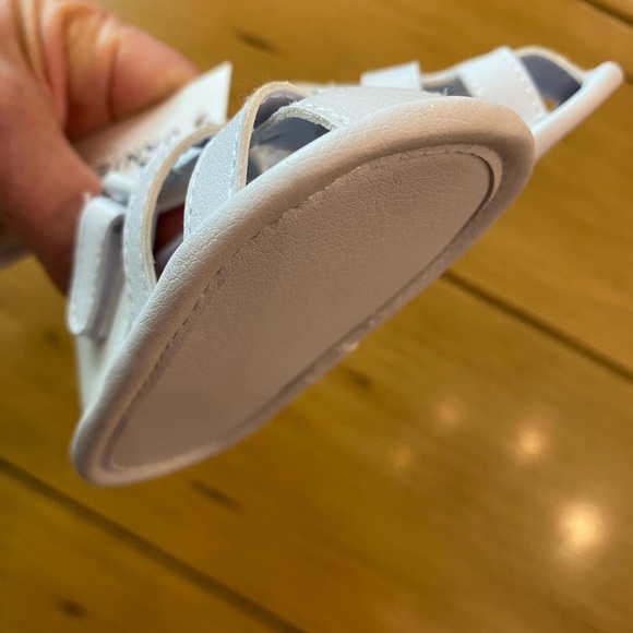 Janie & Jack Infant White Sandal 3-6 month NEW Fisherman style Velcro - Picture 7 of 11